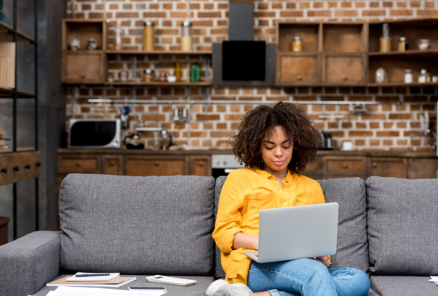 Female-looking-at-laptop-1_Blog--625x423-f50_50