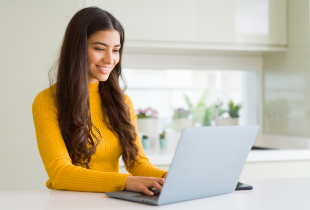 Female-typing-on-laptop-1_Blog--625x423-f50_50